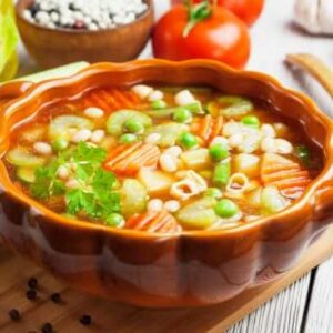 Delicioso Minestrone: A Sopa Italiana Repleta de Sabores e Nutrição