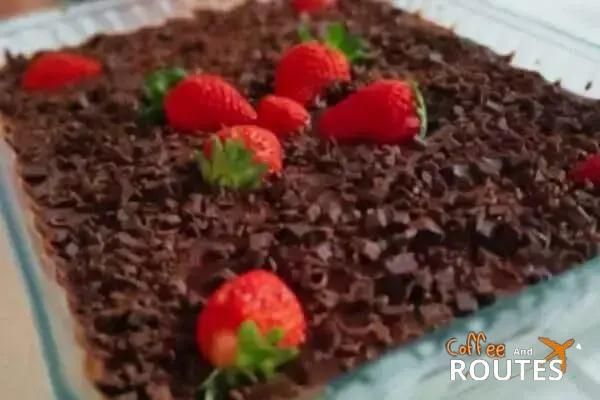 Pave de morango com chocolate