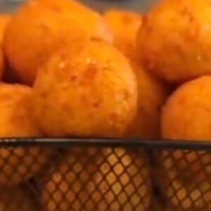 Bolinho de Calabresa e Queijo: Petisco Irresistível