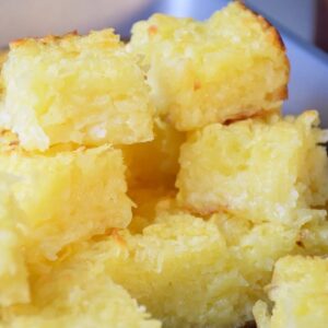 Bolo de Mandioca com Queijo: Uma Delícia Tradicional e Saborosa