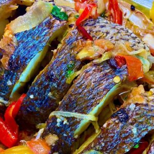 Corvina no Forno com Batatas: Uma Refeição Saudável e Saborosa