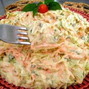 Salada de Repolho Cremoso: Leve, Refrescante e Deliciosa